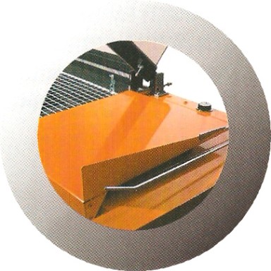 Ampio piano di carico scorrevole.jpg Ampio piano di carico scorrevole